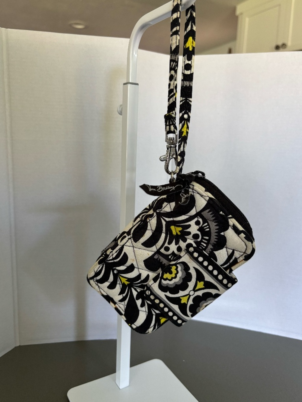 Vera Bradley Provencal Smartphone Wristlet Wallet Retired Pattern